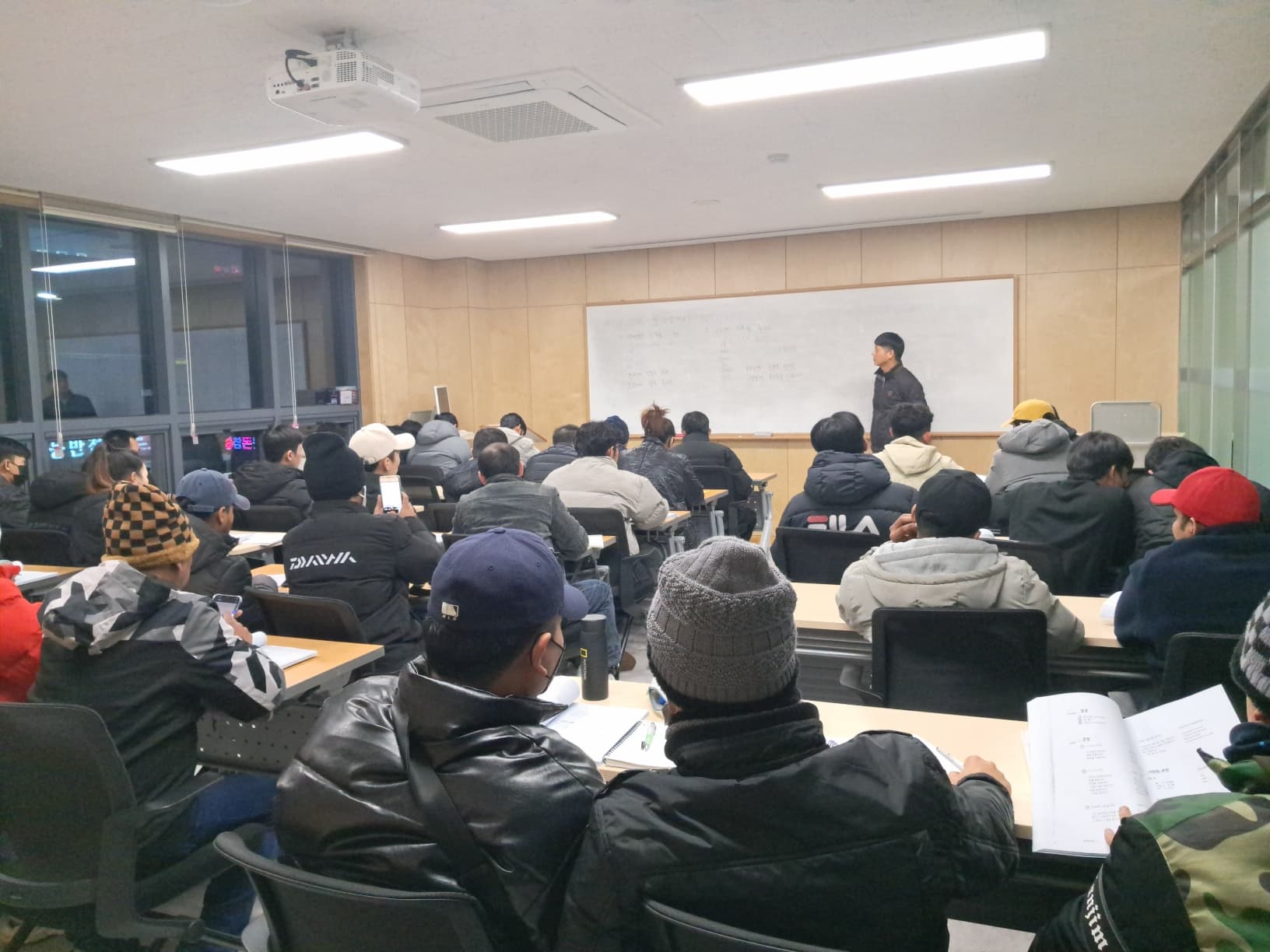2025년 한국어 초급 수업